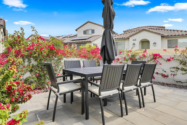 80208 Whisper Rock Way, La Quinta CA: https://media.crmls.org/mediaz/60df912a-3156-455a-8821-93bed67963dd.jpg