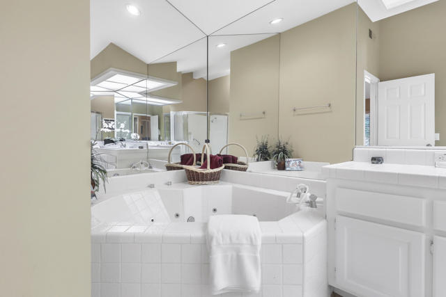 184 Ranch View Circle, Palm Desert, CA 92211