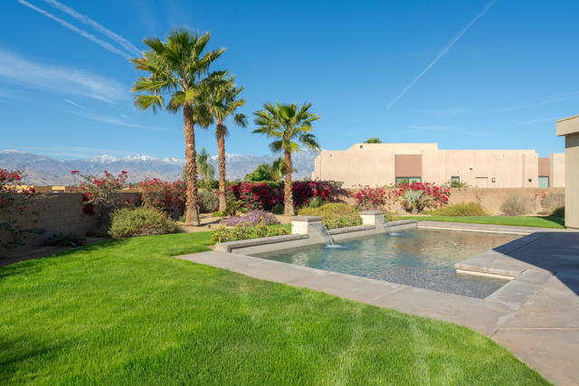 13 Via Montagna, Rancho Mirage CA: https://media.crmls.org/mediaz/60e15d96-01c1-4cc8-9f38-ad06804d47e7.jpg