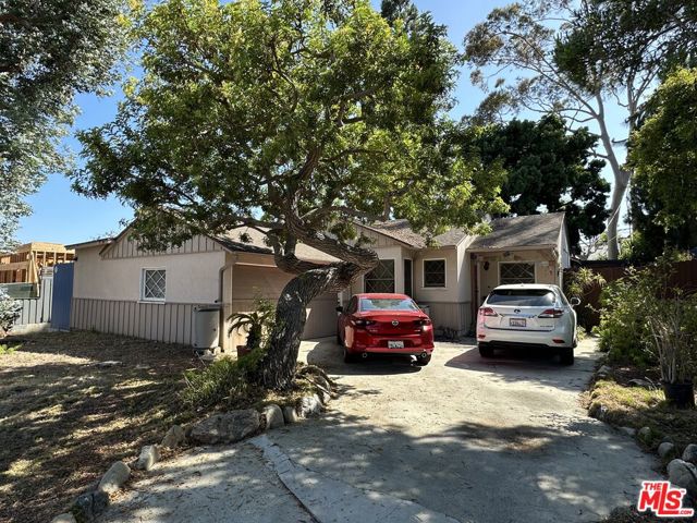 3419 Moore Street, Los Angeles CA: https://media.crmls.org/mediaz/60e19f6c-23f2-4870-bba5-851141024dd1.jpg