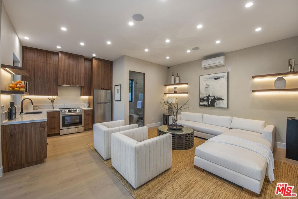 4140 Sunnyslope AvenueSherman Oaks img 2