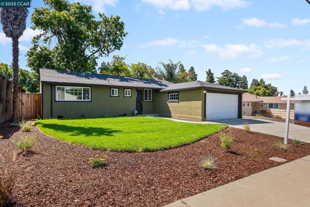 2425 Jerilynn Dr, Concord CA: https://media.crmls.org/mediaz/60e2bbe7-7d78-4a8a-8cc6-cf5c1da0d9ff.jpg
