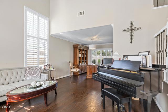 2561 Upper Bay Drive, Oxnard CA: https://media.crmls.org/mediaz/60e33580-0353-4ff7-90c6-c5f24f1f7542.jpg