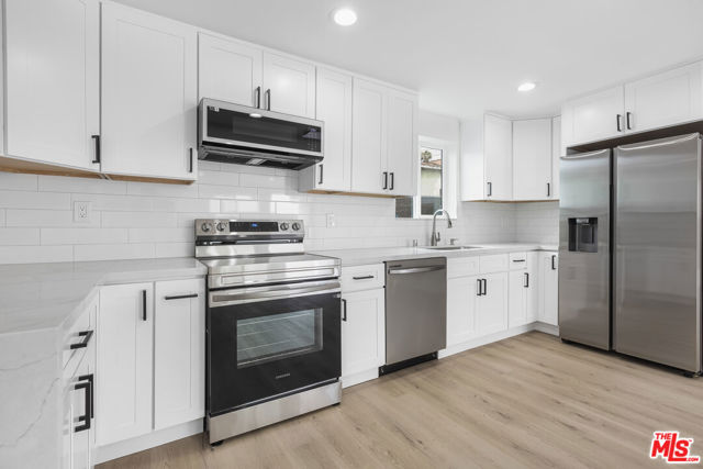 1613 1613 1/2 W 209th Street, Torrance CA: https://media.crmls.org/mediaz/60e357c1-6045-4ceb-b58c-eb5d76c012f4.jpg