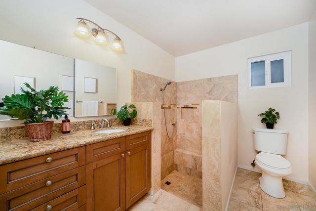 Image 32 of 75 For 6825 Kellyn Lane