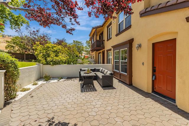 4182 Lautrec Dr, San Jose CA: https://media.crmls.org/mediaz/60e3a427-070b-4ab1-a193-bd74d18cd596.jpg