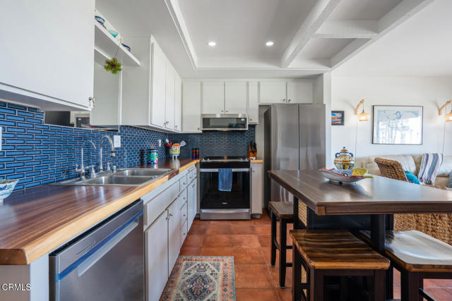 Detail Gallery Image 8 of 29 For 705 Ocean View Dr, Port Hueneme,  CA 93041 - 1 Beds | 1 Baths