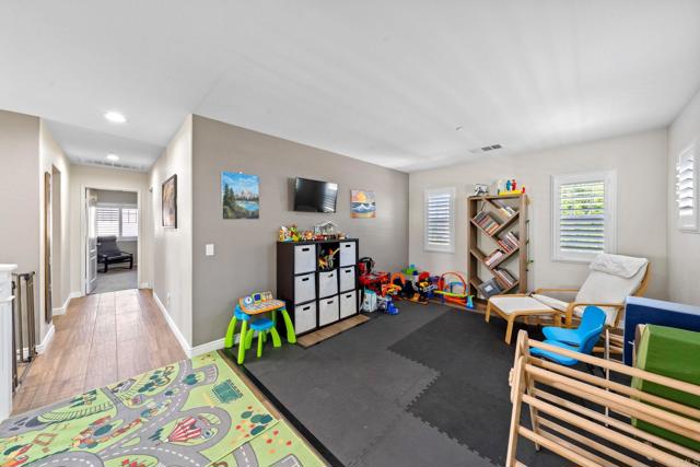 448 Kennedy Court, Escondido CA: https://media.crmls.org/mediaz/60e4d379-dbab-44f0-804c-b8774b6dd357.jpg