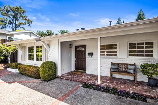 35 Mountain View Place, San Mateo CA: https://media.crmls.org/mediaz/60e4dee1-1546-444d-a14c-adb8e9e3b52e.jpg