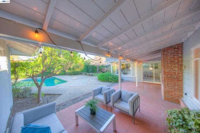 1785 Holly Ave, Menlo Park CA: https://media.crmls.org/mediaz/60e57bad-407a-41a0-ac61-801cdef6621b.jpg