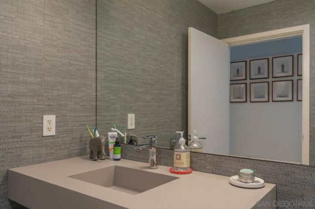 1441 9Th Ave, San Diego CA: https://media.crmls.org/mediaz/60e591da-e12a-4bb8-8e83-1e07feaa4a2c.jpg