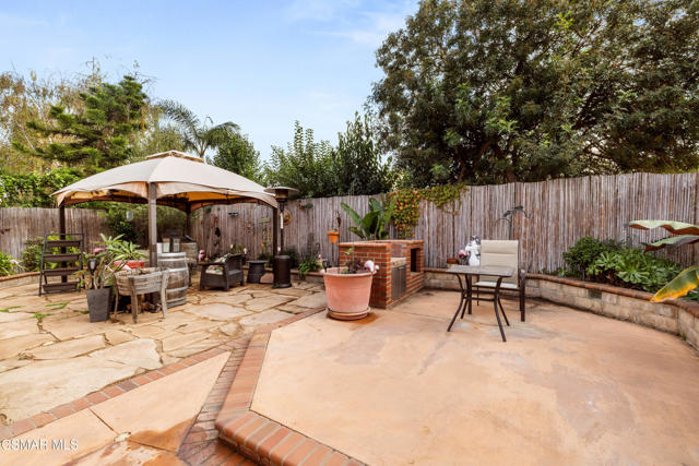 680 Sedgeworth Court, Simi Valley CA: https://media.crmls.org/mediaz/60e5daa4-5308-4462-883b-90e9e156d45c.jpg