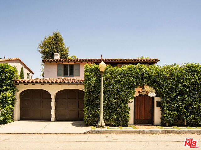 2248 Kenilworth Avenue, Los Angeles CA: https://media.crmls.org/mediaz/60e5e7bd-403e-4664-814a-7bfc5f00e241.jpg