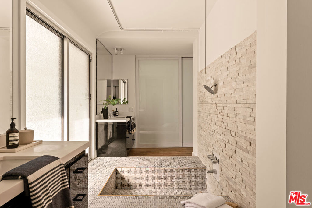 MLS #25616371 image #22