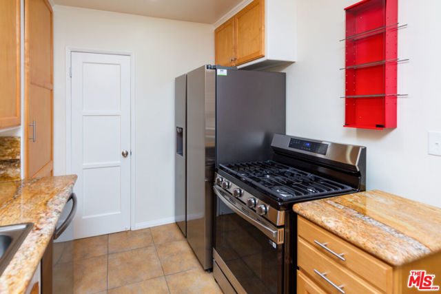 6506 W 82nd Street, Los Angeles CA: https://media.crmls.org/mediaz/60e6464e-7299-4457-8962-a0d0fa791cd0.jpg
