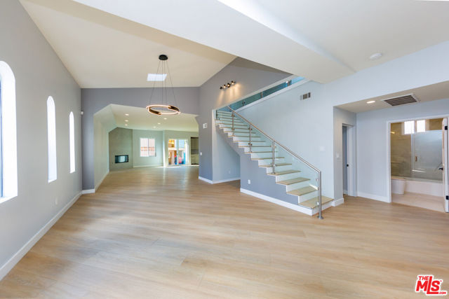2143 Kerwood Avenue, Los Angeles CA: https://media.crmls.org/mediaz/60e650cf-cf3f-4f1c-80ff-da88b6f22c51.jpg