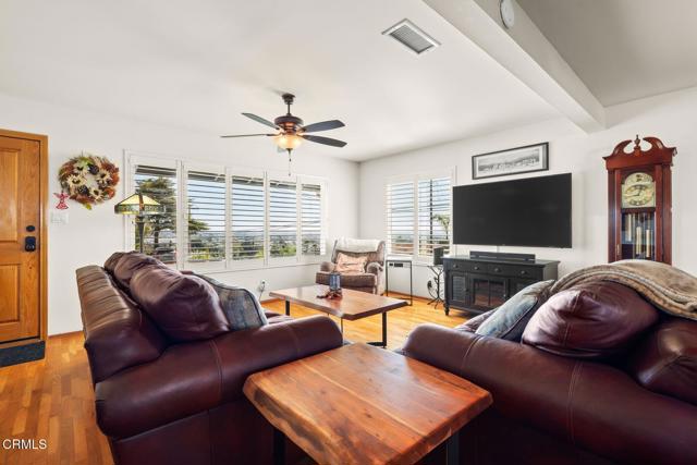 Detail Gallery Image 4 of 29 For 505 Briarwood Ter, Ventura,  CA 93001 - 3 Beds | 2 Baths