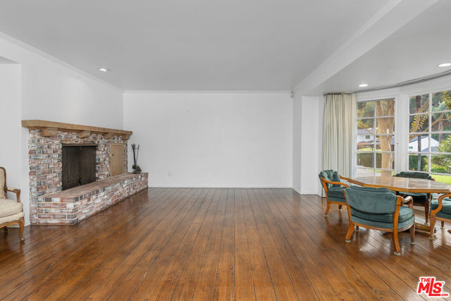 3520 Longridge Avenue photo 6