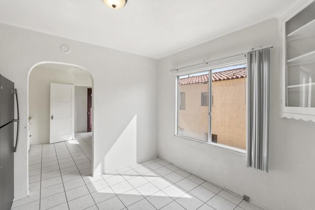 Detail Gallery Image 14 of 55 For 3040 Byron St, San Diego,  CA 92106 - 6 Beds | 2 Baths