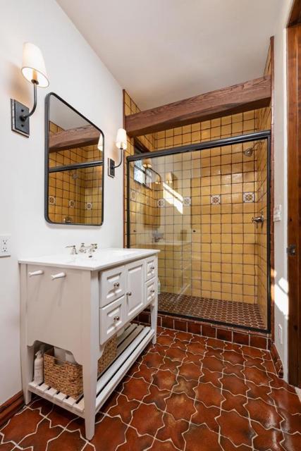 1036 Los Trancos Road, Portola Valley CA: https://media.crmls.org/mediaz/60e7c6c4-0fd3-4549-89a4-367b0b44533c.jpg