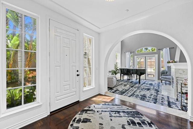 593 Paloma Court, Encinitas CA: https://media.crmls.org/mediaz/60e7f9b4-6f14-40ab-8f49-04cefdf3d817.jpg
