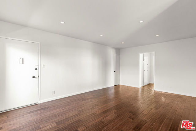 1006 Havenhurst, Los Angeles CA: https://media.crmls.org/mediaz/60e86d0a-5016-44ae-befe-6ac818b4089b.jpg