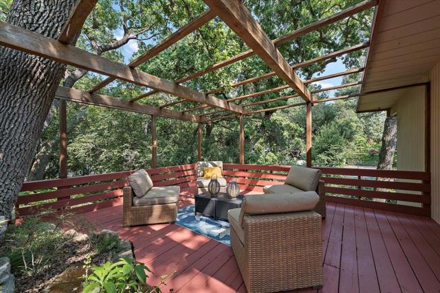 16310 Oakhurst Drive, Monte Sereno CA: https://media.crmls.org/mediaz/60e88d0f-37c0-4ac4-a798-cf4d3b8f6ecd.jpg