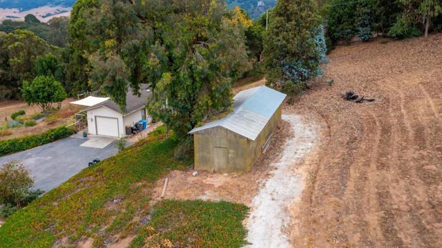 475 Brown Road, San Juan Bautista CA: https://media.crmls.org/mediaz/60e8d0fa-d493-4fad-b1d9-57d0c105f4fe.jpg