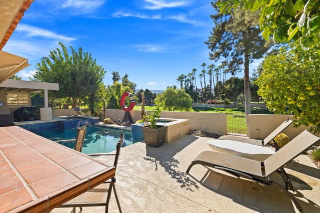 267 Kavenish W Drive, Rancho Mirage CA: https://media.crmls.org/mediaz/60e955d4-8ca3-4503-884b-bbebe5a219fb.jpg