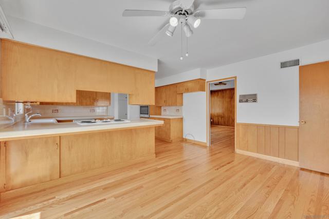 6186 Capri, San Diego CA: https://media.crmls.org/mediaz/60e98345-a0f6-4066-9ec2-2078fb19ac08.jpg