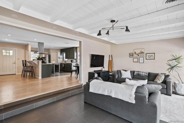 4971 Twain Ave, San Diego CA: https://media.crmls.org/mediaz/60e9b009-378c-4958-85f4-a6205e373594.jpg