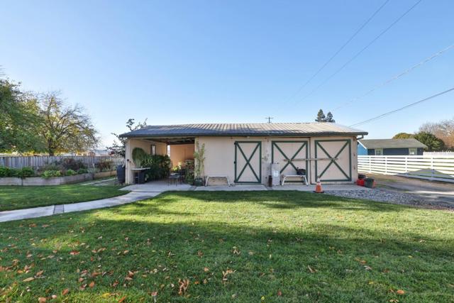 12155 Columbet Avenue, San Martin CA: https://media.crmls.org/mediaz/60e9d33f-fa75-4dc1-92a0-5c7c71406757.jpg