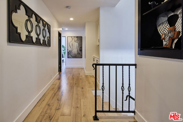 2266 Cold Canyon Road, Calabasas CA: https://media.crmls.org/mediaz/60ea11f4-2d57-4789-be44-81f397dc1330.jpg