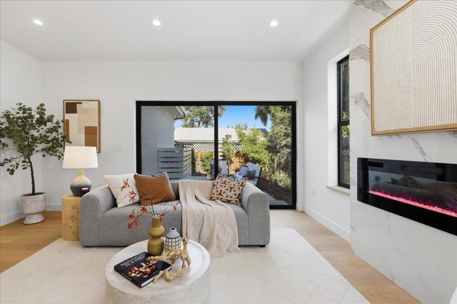 747 W Washington Avenue, Sunnyvale CA: https://media.crmls.org/mediaz/60ea2528-d1b1-4731-b3e9-5161ca7f3569.jpg