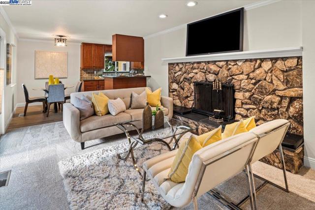 25631 Paul Ct, Hayward CA: https://media.crmls.org/mediaz/60eaacd2-522e-43e6-8b4a-f9516a00399d.jpg