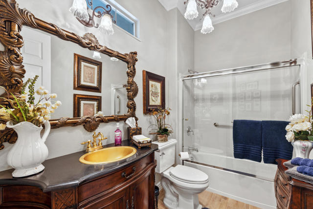 Image 18 of 26 For 40882 Calle Claro