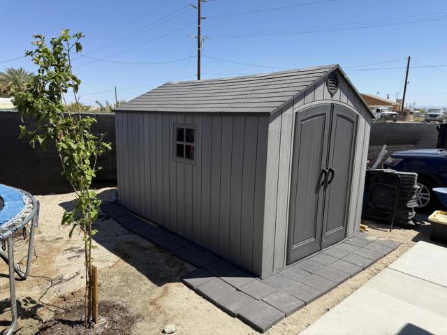 72466 Club View Dr., Mecca CA: https://media.crmls.org/mediaz/60ebc40d-b8f0-459c-87f5-3d0a5906297c.jpg