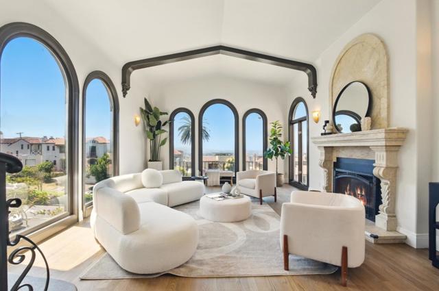 1260 Monterey Boulevard, San Francisco CA: https://media.crmls.org/mediaz/60ec95a2-11fd-45d7-81ad-cd93fb77a375.jpg