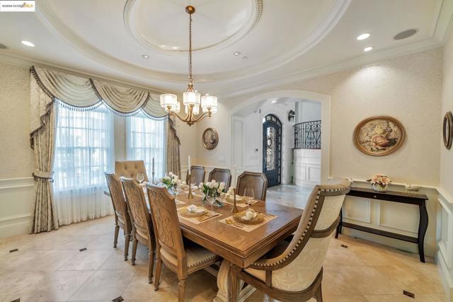 1853 Via Di Salerno, Pleasanton CA: https://media.crmls.org/mediaz/60eca57b-fdfe-48dd-924d-df4d4f70daf1.jpg