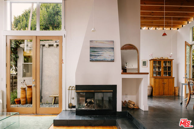 803 Boccaccio, Venice CA: https://media.crmls.org/mediaz/60ece978-967d-4f30-b864-0fce07afa4bb.jpg