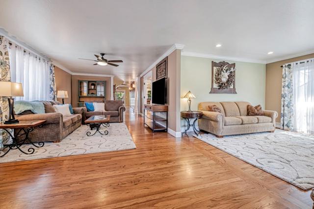 18 Linden Road, Watsonville CA: https://media.crmls.org/mediaz/60ecf658-2557-4571-9f7c-1ff67c8674d3.jpg
