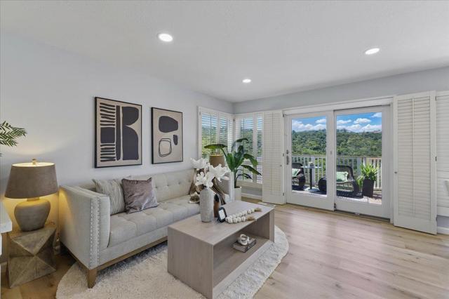 2434 Hastings Drive, Belmont CA: https://media.crmls.org/mediaz/60ed6fc9-c6a2-440e-94aa-f6f4e7bb3948.jpg