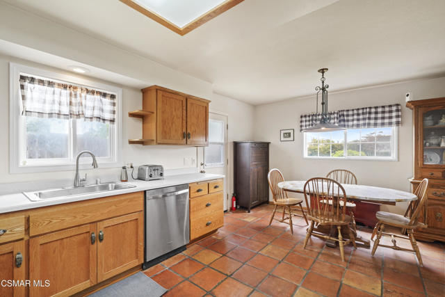 236 Granada Street, Camarillo CA: https://media.crmls.org/mediaz/60ee3bab-e058-4a15-9920-d6b385d742d1.jpg