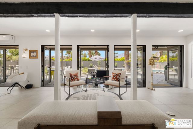 1251 E San Lorenzo Road, Palm Springs CA: https://media.crmls.org/mediaz/60ee4cc1-6990-4396-b97d-bde48ef5cb0e.jpg
