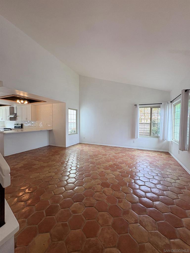 2735 Waterbury Way - photo 5