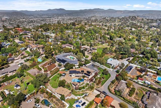 4816 Redondo Dr, La Mesa CA: https://media.crmls.org/mediaz/60ef0f93-c2d1-420c-bada-ed7ded59d757.jpg