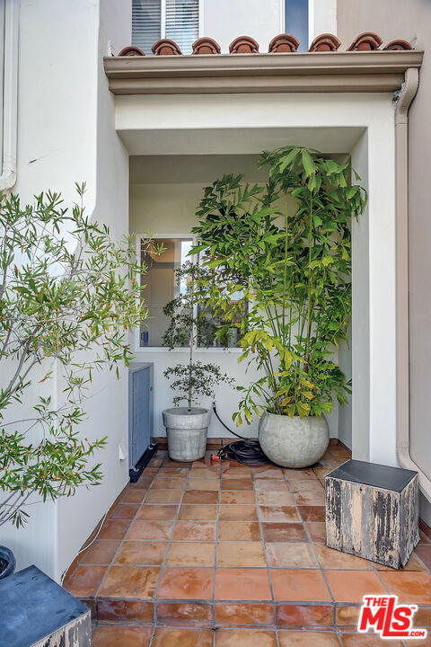6442 Lunita Road, Malibu CA: https://media.crmls.org/mediaz/60ef936d-34c8-4f18-9317-e8bbfcaad212.jpg