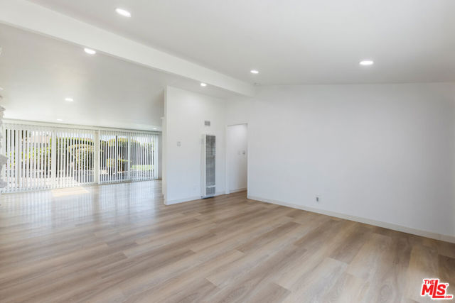 424 Markton Street, Los Angeles CA: https://media.crmls.org/mediaz/60f0b24d-defc-4e03-af65-26308dce3e3b.jpg