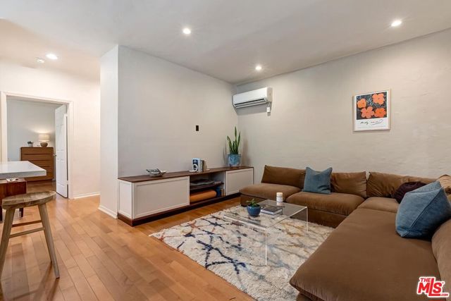 1345 N Hayworth Avenue, West Hollywood CA: https://media.crmls.org/mediaz/60f0cdce-2213-42fb-8842-d62721bb4506.jpg