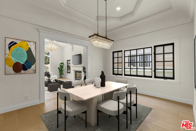8607 Clifton Way, Beverly Hills CA: https://media.crmls.org/mediaz/60f0f80b-29a4-4a1f-920a-3d5e7c5479e2.jpg